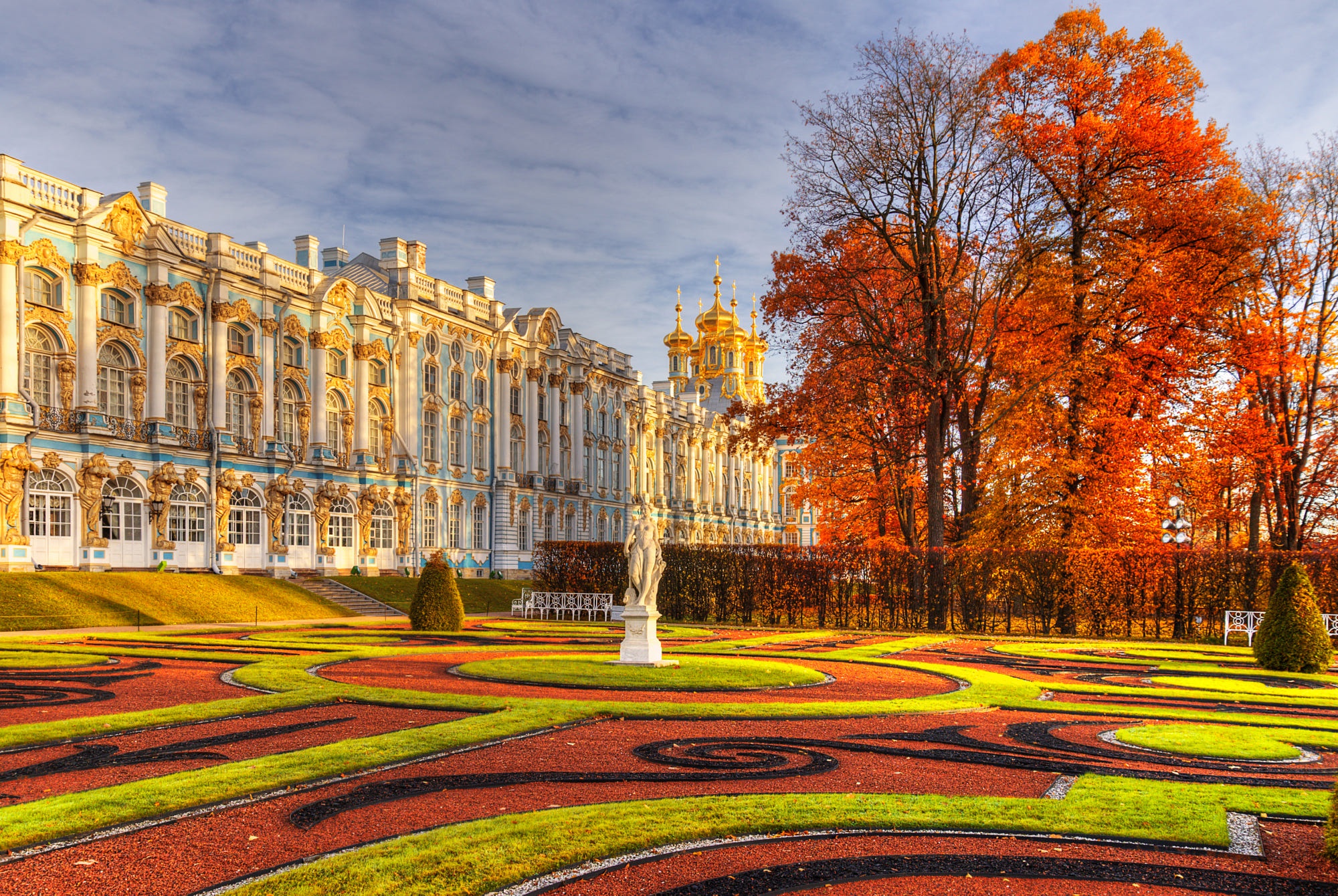 uploads/3_Katharinenpalast_und_Park_UssQXJ0.jpg