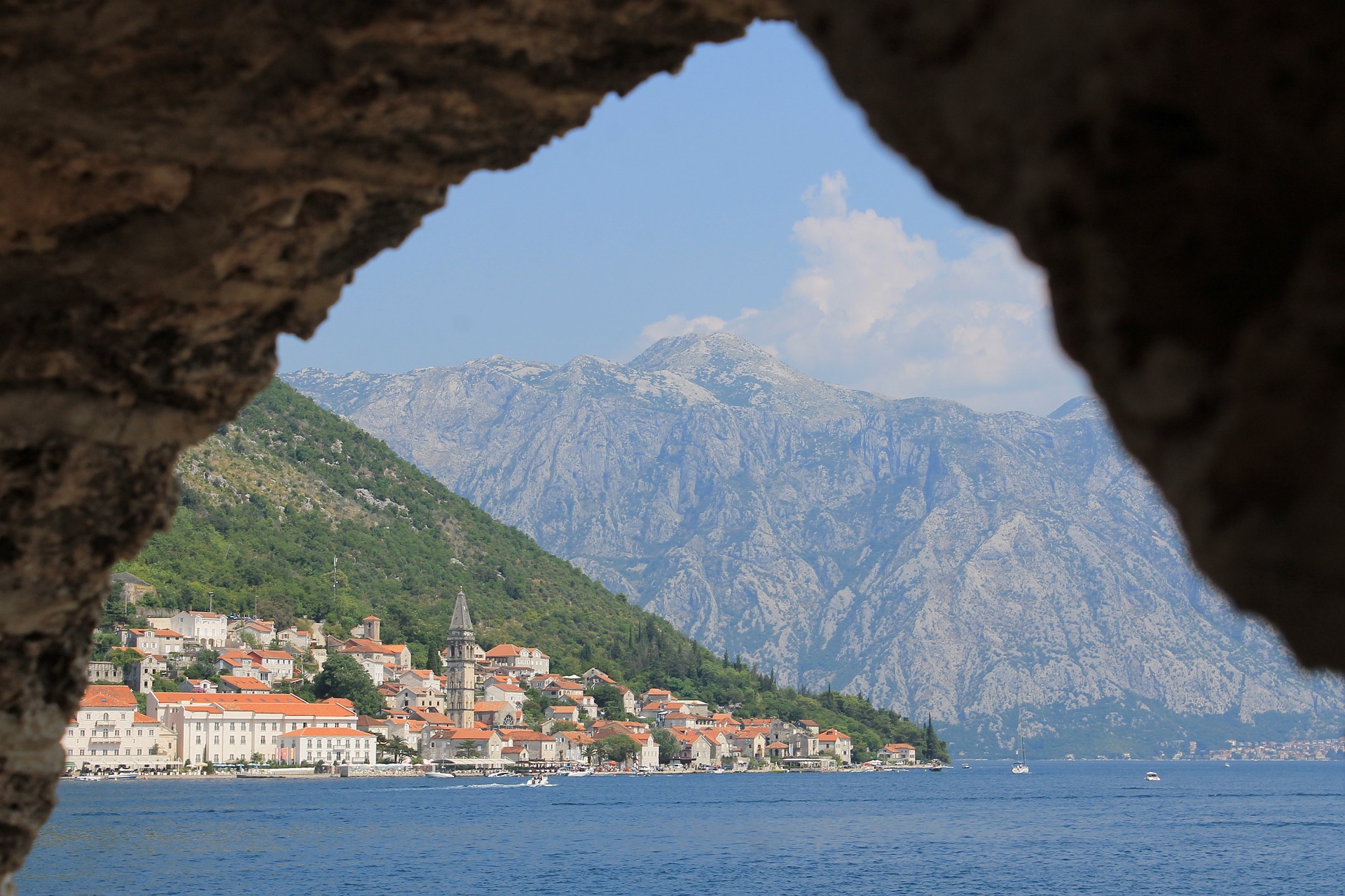 uploads/Ausblick_von_Grotte.jpg
